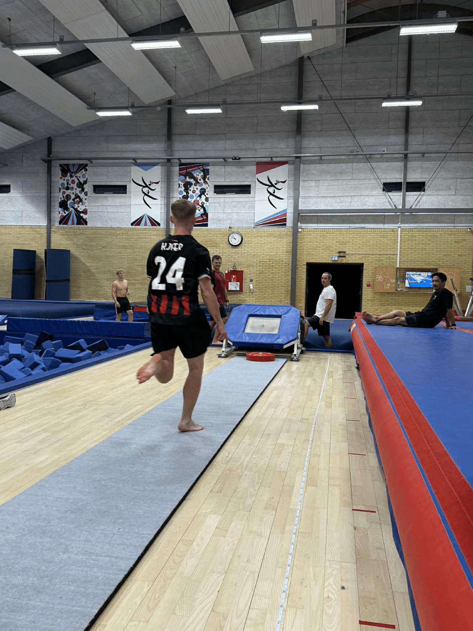 BB5A81BB-067F-4CE1-9E41-9E6E5C0E15D1